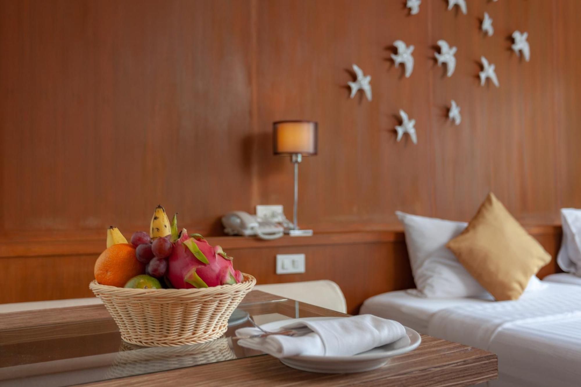 普吉岛-瓶庐海景度假酒店 Phuket Pl Seaview Resort Patong Εξωτερικό φωτογραφία